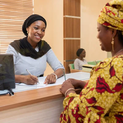 BANQUES & MICROFINANCE
